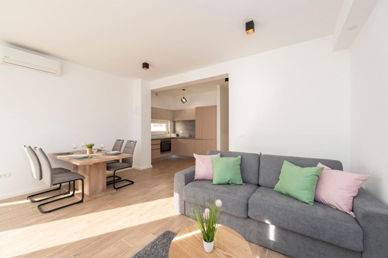 Villa Eni Apartments 2 만드레 외부 사진
