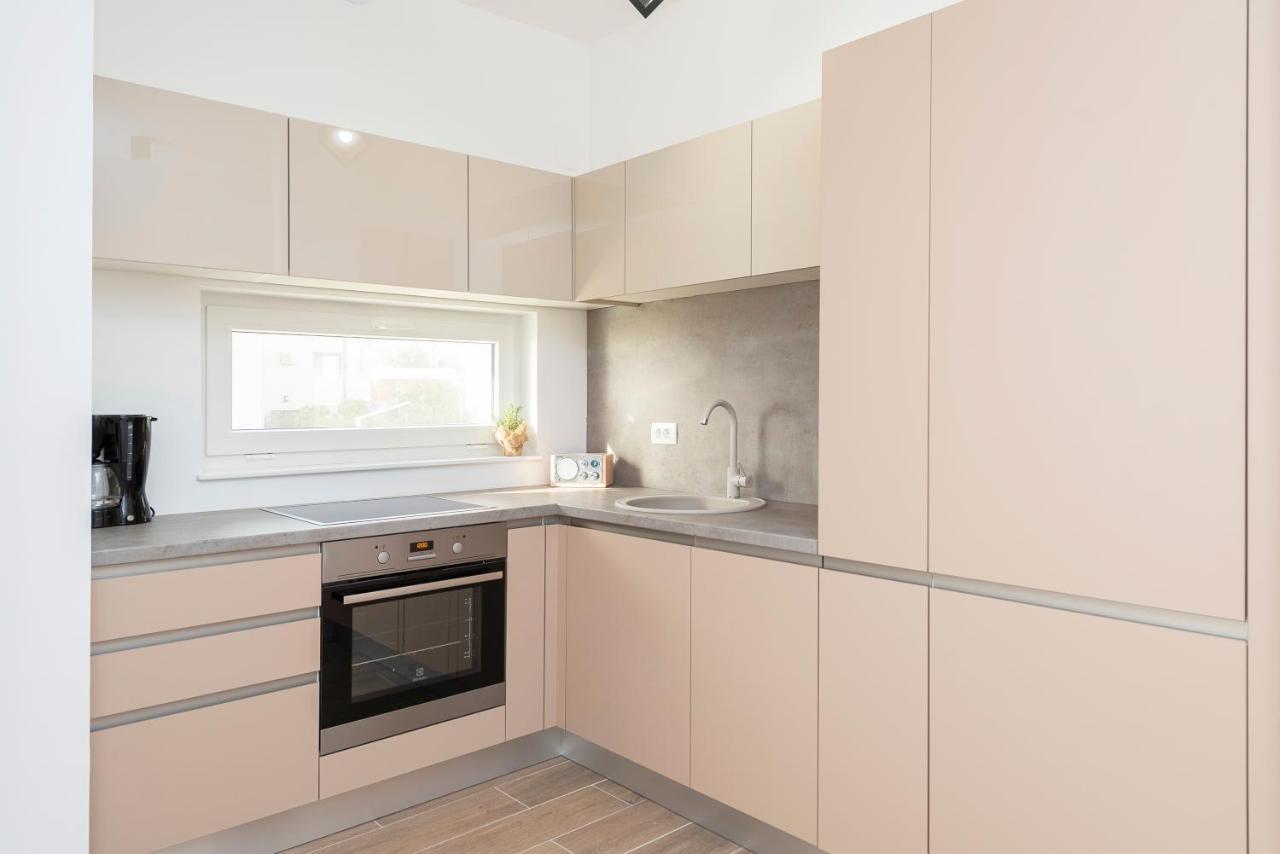 Villa Eni Apartments 2 만드레 외부 사진