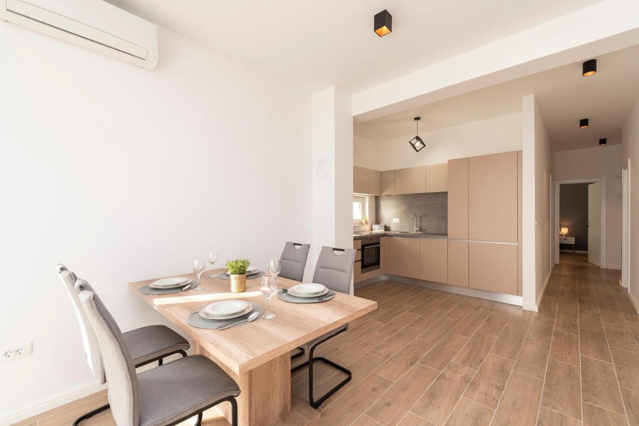 Villa Eni Apartments 2 만드레 외부 사진