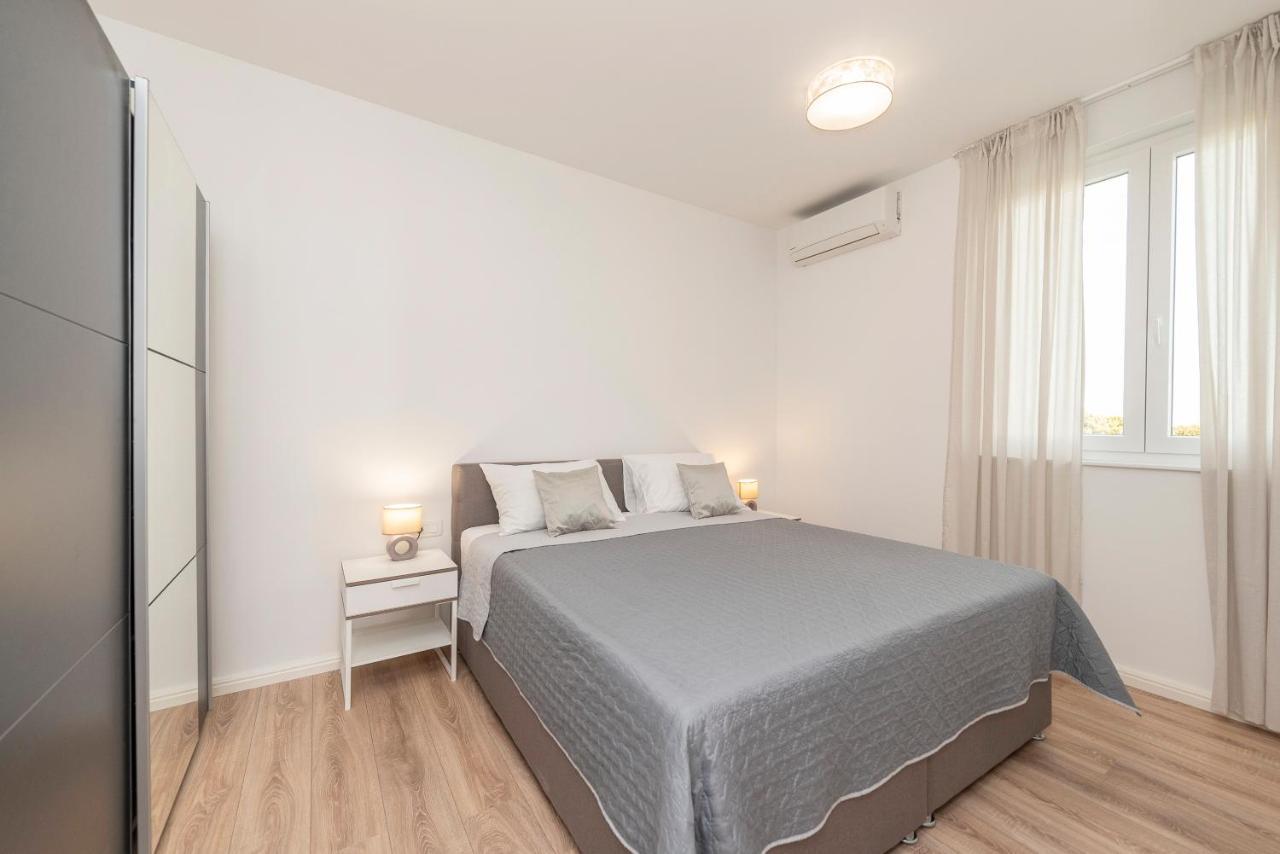 Villa Eni Apartments 2 만드레 외부 사진